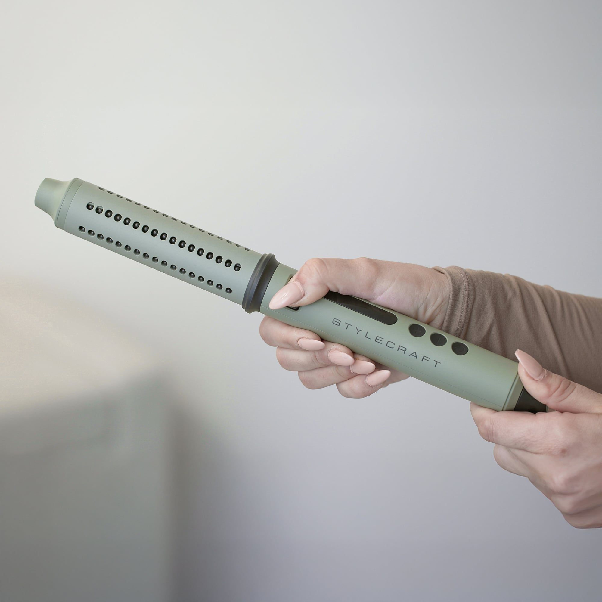 Side by Side shot of black and gold trimmer